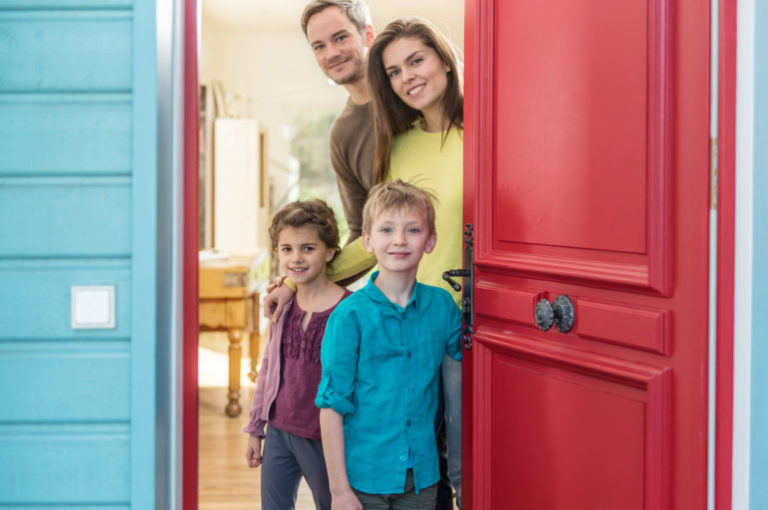 Begrüßen und Höfflichkeit für Kinder